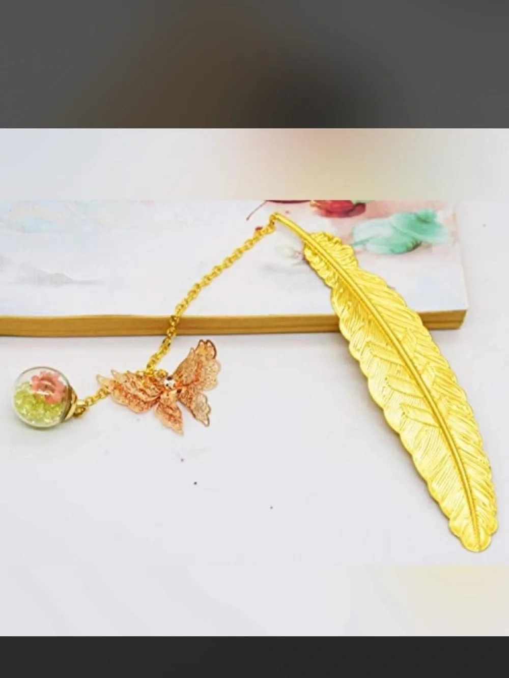 N/A elegant gold